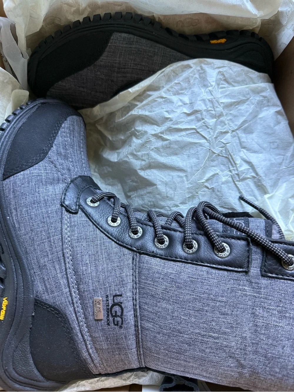 UGG Women's Gray and Black Winter Lace-Up Boots